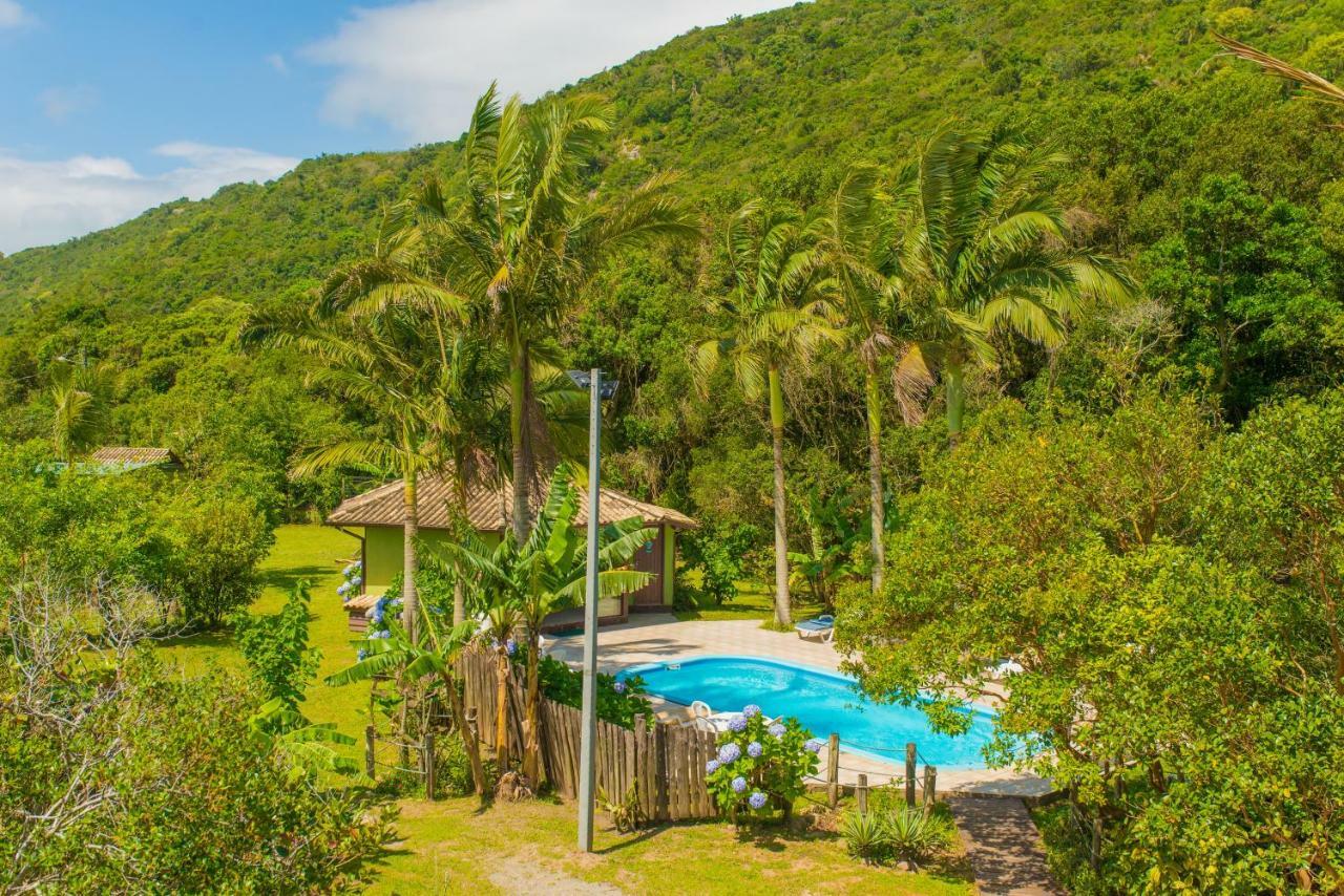 Zululand Bangalôs Hotel Guarda do Embaú Exterior foto